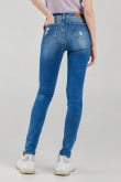 Jean jegging azul medio con rotos y 4 botones en frente