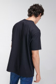 Camiseta estampada, cuello redondo, manga corta con bordado en frente