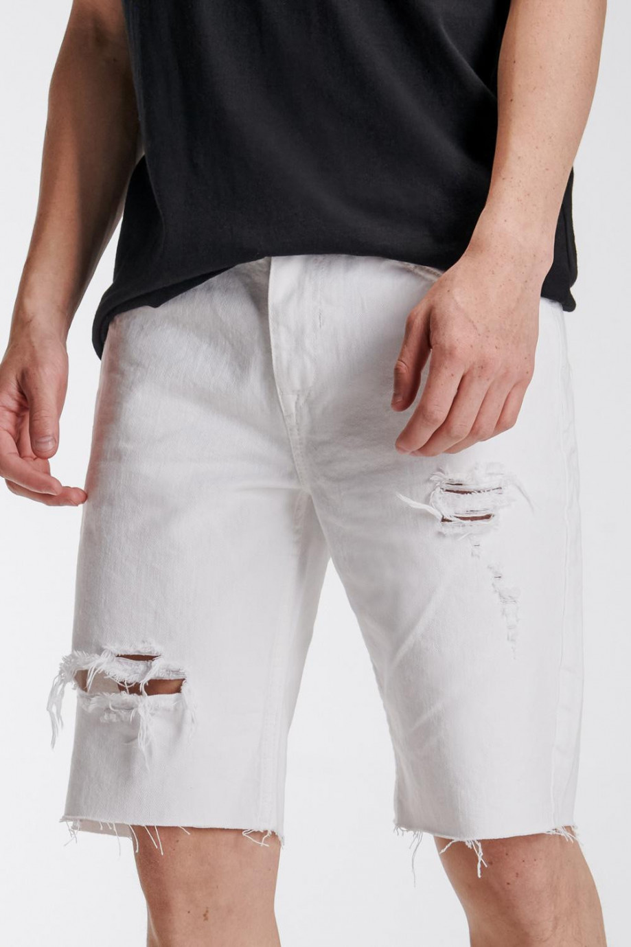 Bermuda en jean blanca con rotos