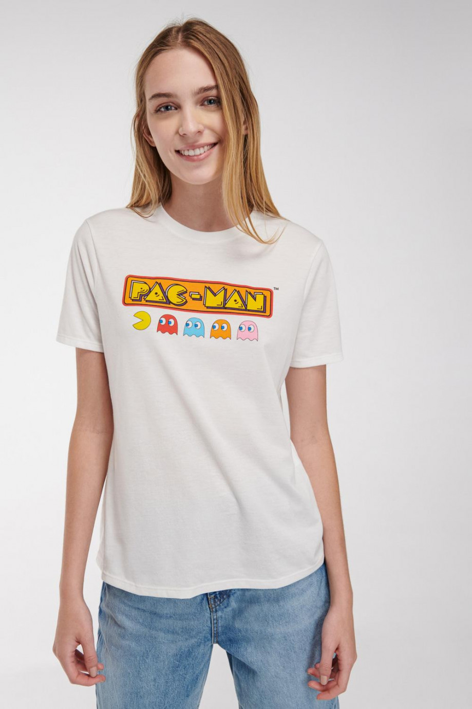 Camiseta, manga corta, estampada en frente de Pacman.