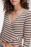 Camiseta manga larga crema clara a rayas con cruce en frente
