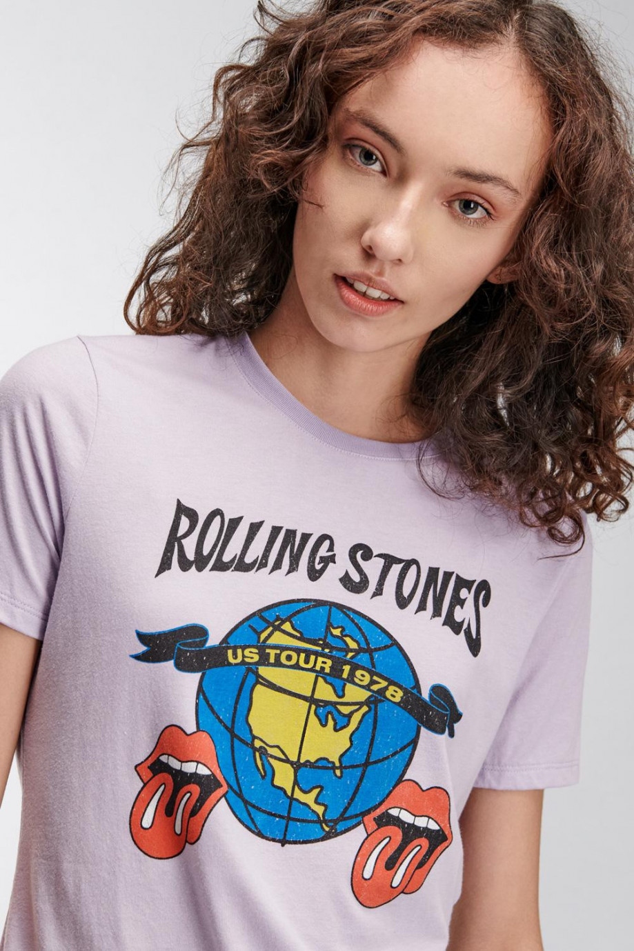 Camiseta lila clara con estampado de Rolling Stones y manga corta