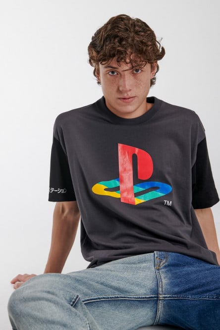 Camiseta cuello redondo, manga corta estampada de PlayStation.