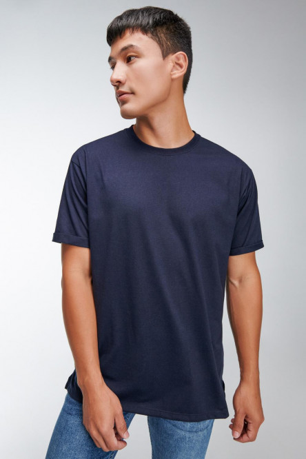 Camiseta básica para hombre manga corta, unicolor, con doble doblez en mangas y abertura lateral dispareja.