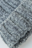 Gorro tejido gris medio con texturas de canal y efecto jaspe