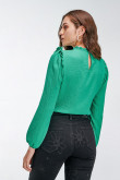 Blusa verde medio manga larga con abertura en espalda