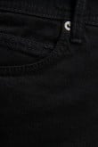 Bermuda slim tiro bajo negra en jean con bolsillos funcionales