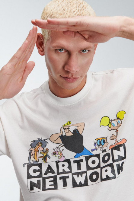 Camiseta manga corta estampado de múltiples personajes de Cartoon Network.