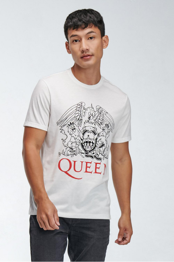 Camiseta blanca manga con estampado de Queen en frente