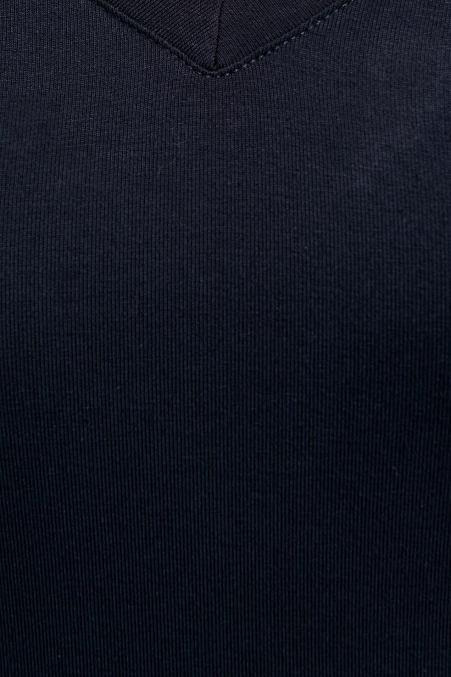 Camiseta cuello en V unicolor con mangas cortas