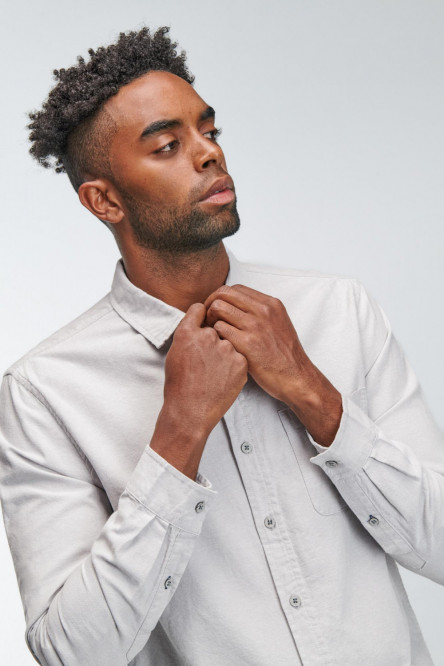 Camisa cuello sport collar unicolor manga larga con bolsillo