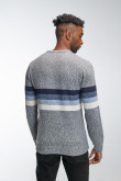 Suéter tejido unicolor con cuello redondo y diseño de franjas