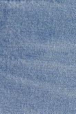 Bermuda azul medio en jean con rotos en frente y tiro bajo