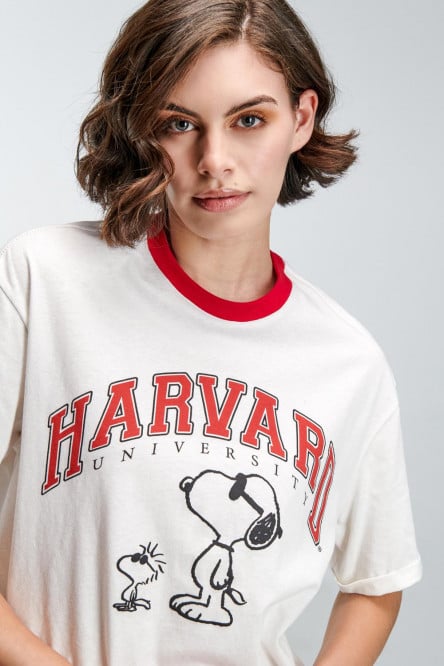 Camiseta manga corta, con estampado de Snoopy & Harvard