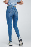 Jean jegging azul medio tiro súper alto con rotos en frente