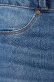 Jean push up azul oscuro con rotos en frente y pretina ancha