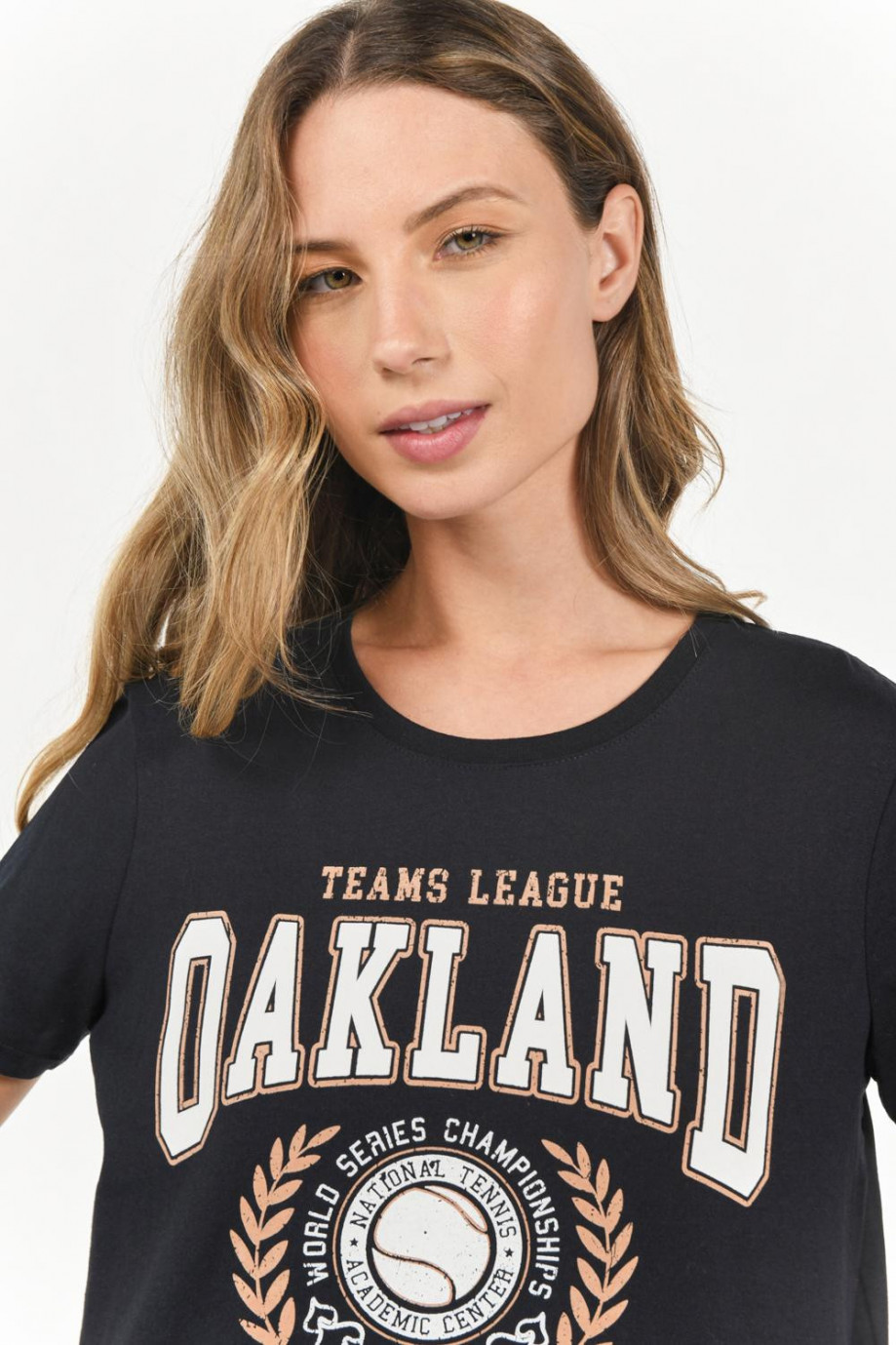 Camiseta cuello redondo azul intensa con estampado de Oakland