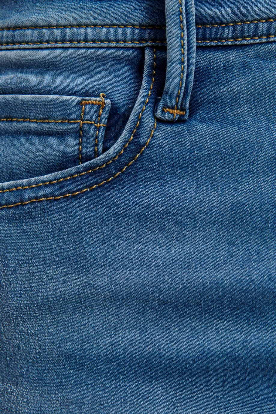 Jean tiro bajo súper skinny azul medio con botón en la cintura