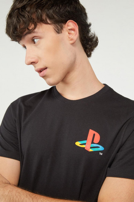 Camiseta negra cuello redondo con estampado de PlayStation