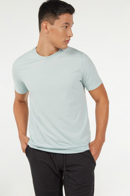 Camiseta manga corta azul verde con letras estampadas en espalda