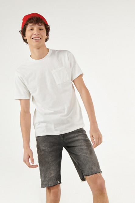 Camiseta manga corta unicolor con bolsillo de parche en frente