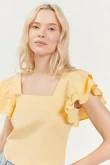 blusa-amarilla-con-mangas-amplias