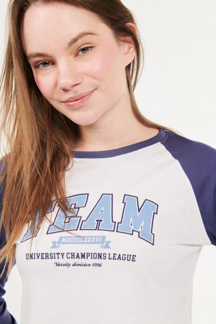 Camiseta manga larga ranglan unicolor con estampado college en frente