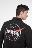 Chaqueta negra en jean con estampado de NASA