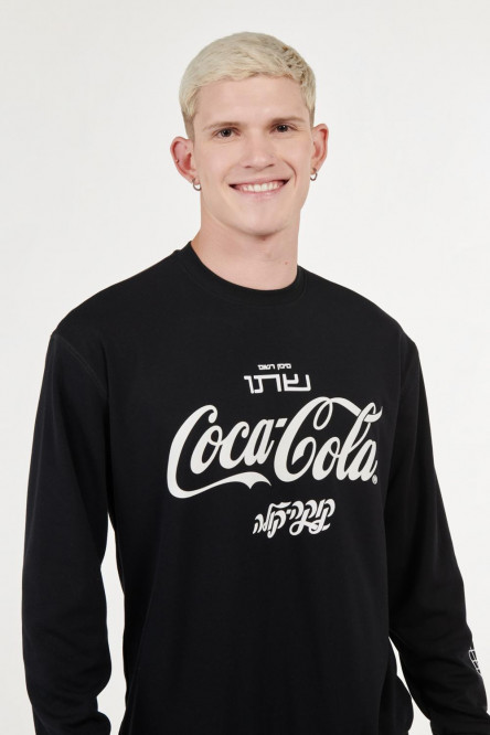 Buzo negro con cuello redondo y estampados blancos de Coca Cola