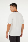 Camiseta masculina, manga corta con cuello redondo en contraste y estampado College.