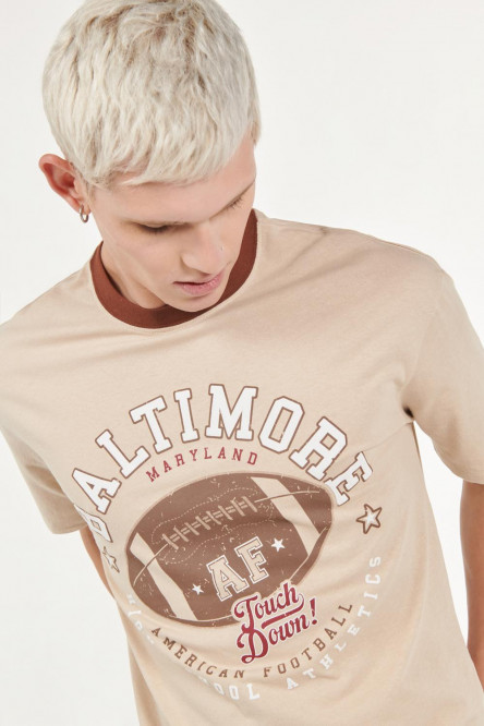 Camiseta manga corta unicolor con diseño deportivo estampado