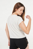 Camiseta crema claro cuello redondo con estampado de letras