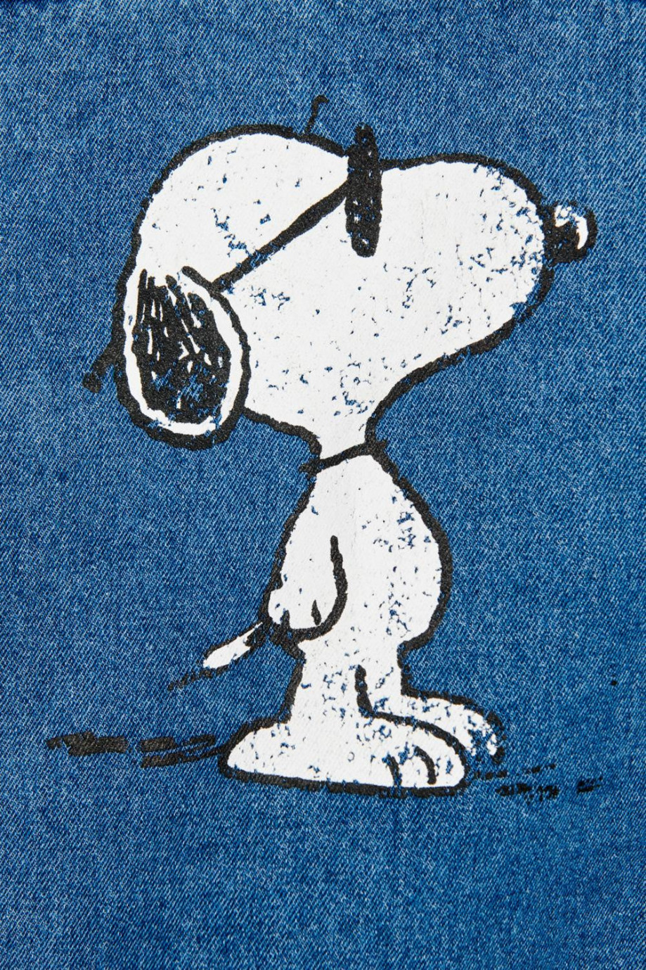 Chaqueta azul oscuro en jean con estampado de Snoopy