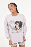 Buzo lila claro oversize cuello redondo con estampado de Mafalda