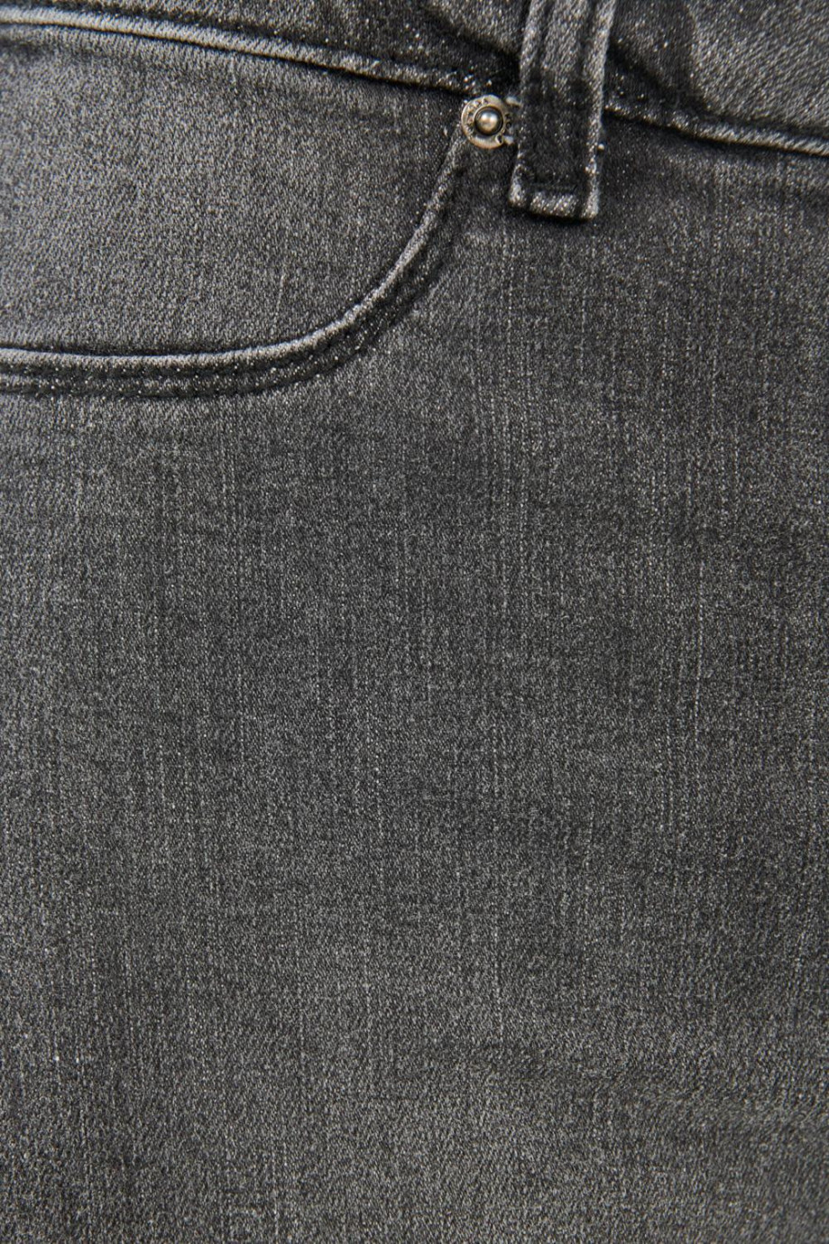 Jean jegging gris oscuro tiro alto con costuras negras en contraste