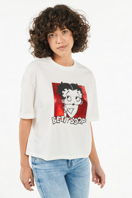 Camiseta crema claro con diseños de Betty Boop y cuello redondo