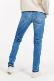 Jean tiro bajo skinny azul oscuro con diseños en láser