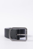 cinturon-para-hombre-en-color-negro-liso-y-hebilla-semi-cuadrada-metalica