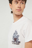 Camiseta manga corta unicolor con diseño estampado en frente