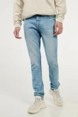 Jean azul claro 90´S con bota recta y desgastes de color