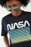 Camiseta cuello redondo azul intenso con estampado de NASA
