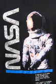 Camiseta cuello redondo negra con estampado de NASA