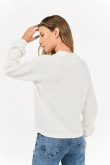 Suéter tejido unicolor con cuello redondo y hombros rodados