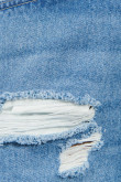 Bermuda en jean slim azul oscura con rotos y doblez en bordes