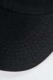 Gorra negra tipo beisbolera con bordado blanco de Georgia