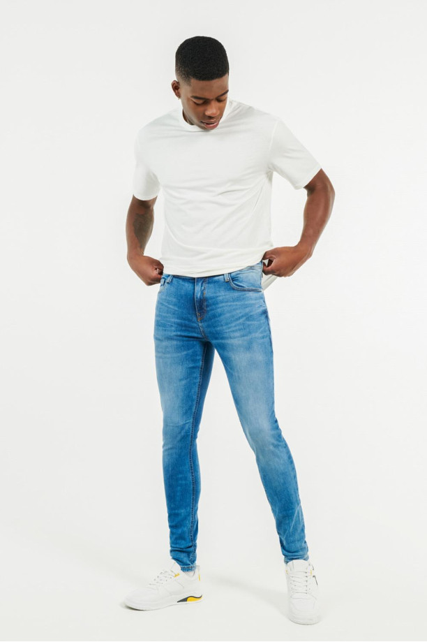 Jeans skinny tiro bajo en corte colombiano color azul – Ciudadela