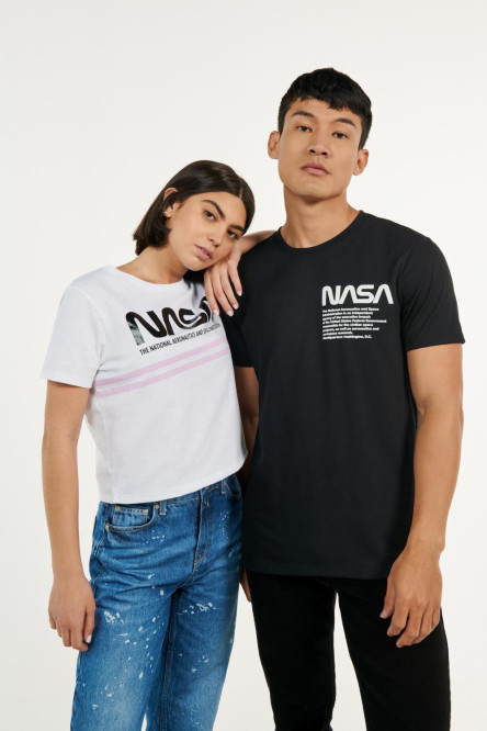 Camiseta cuello redondo blanca con arte de NASA estampado