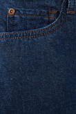 Short en jean azul intenso con deshilado en bordes inferiores