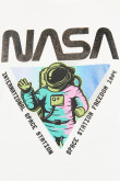 Camiseta cuello redondo crema clara con diseño de NASA en frente