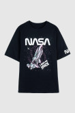 Camiseta azul intensa con estampados de NASA y cuello redondo